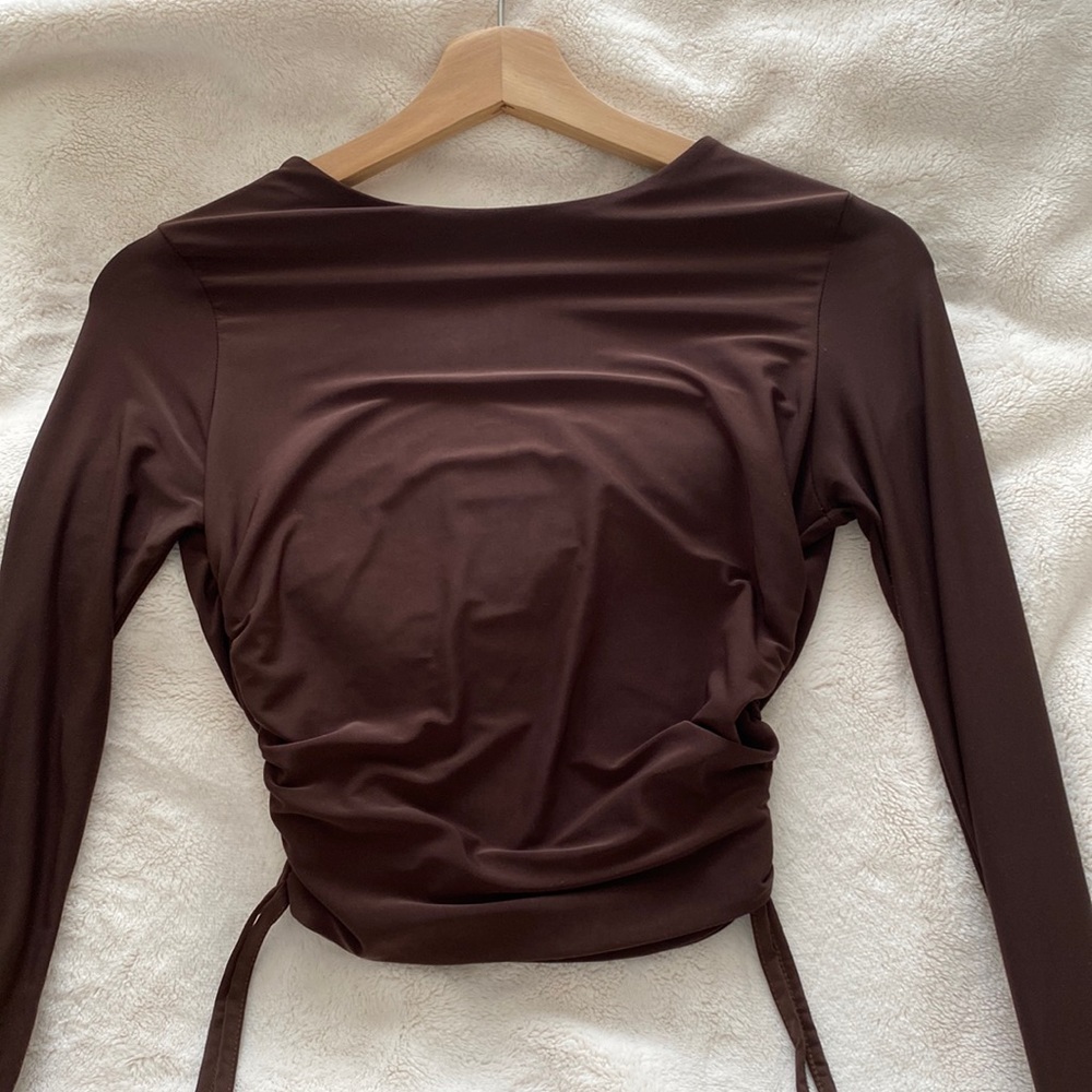 Brown contour crop top